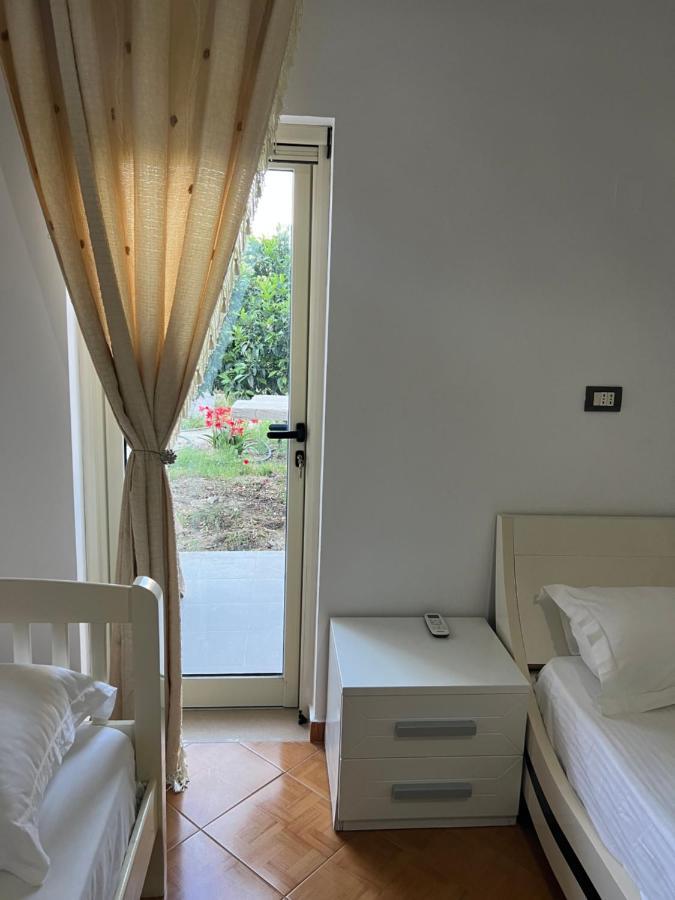Rooms For Rent Habipi Vlorë Exteriör bild